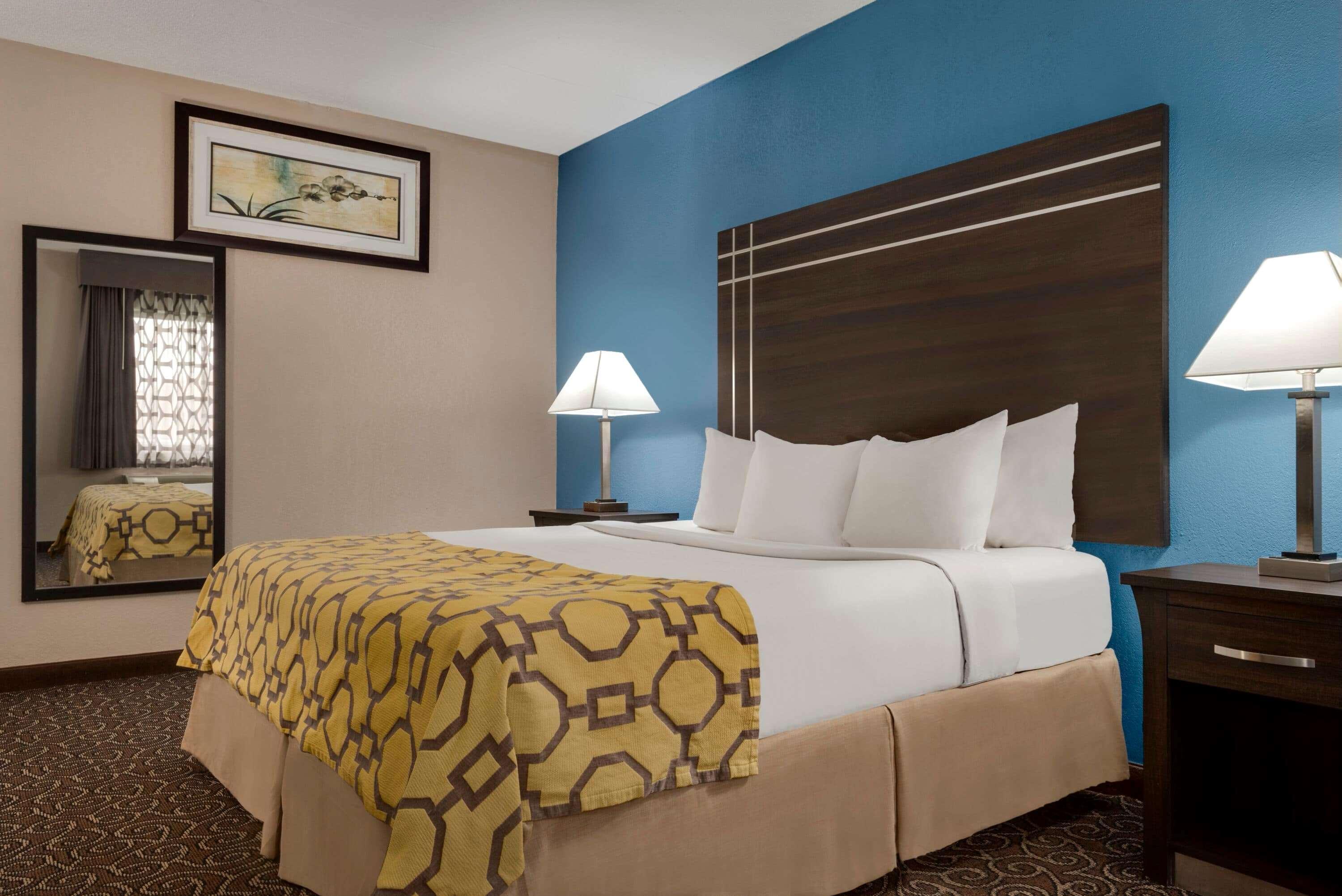 Baymont By Wyndham Muncie Near Ball State University Exterior photo